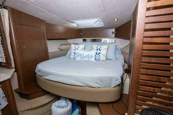 Sea Ray 370 Sundancer Yacht For Sale
