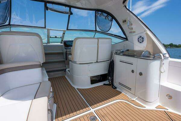 Sea Ray 370 Sundancer Yacht For Sale