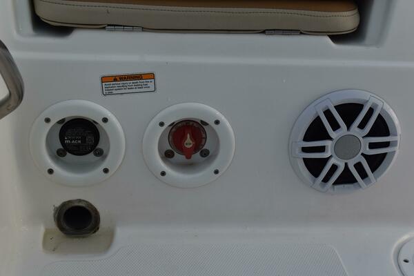 23ft NauticStar Yacht For Sale