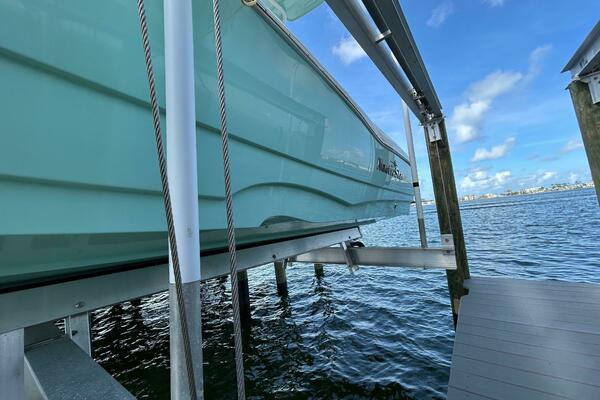 23ft NauticStar Yacht For Sale