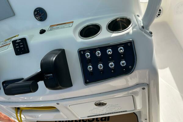 23ft NauticStar Yacht For Sale