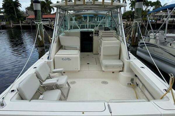 Photo of the 2002 Pursuit 3000 Express