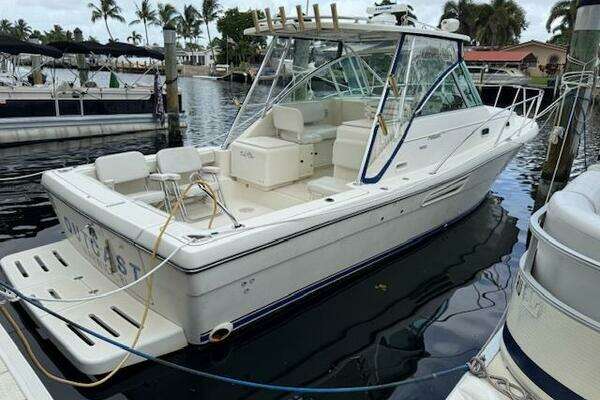 Photo of the 2002 Pursuit 3000 Express