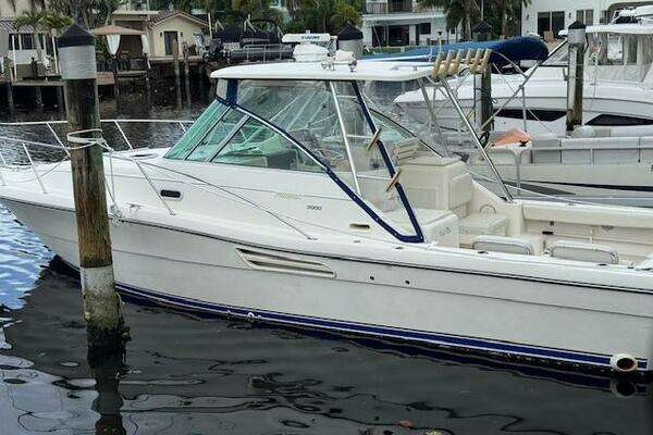 Photo of the 2002 Pursuit 3000 Express