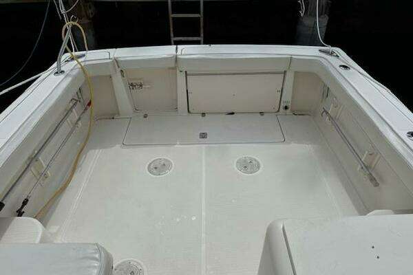 Photo of the 2002 Pursuit 3000 Express