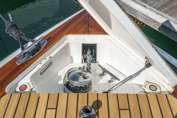 MAS PESOS 37ft Intrepid Yacht For Sale