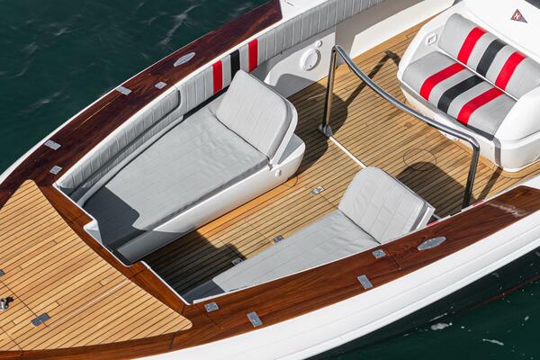 MAS PESOS 37ft Intrepid Yacht For Sale