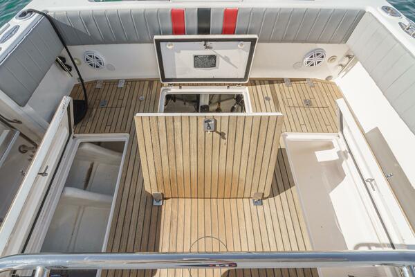 MAS PESOS 37ft Intrepid Yacht For Sale