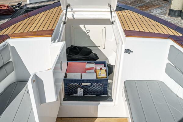 MAS PESOS 37ft Intrepid Yacht For Sale