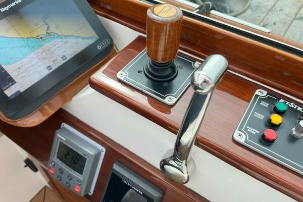 Whiskey Girl 29ft Hinckley Yacht For Sale