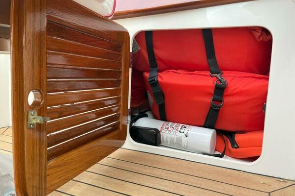 Whiskey Girl 29ft Hinckley Yacht For Sale