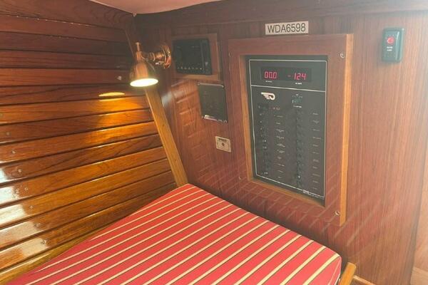 Whiskey Girl 29ft Hinckley Yacht For Sale
