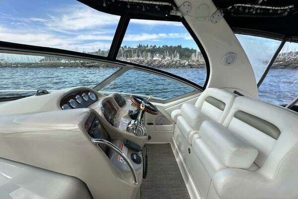 Sea Ray 320 Sundancer Yacht For Sale