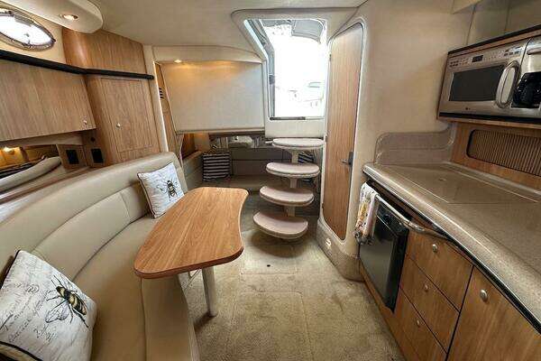 Sea Ray 320 Sundancer Yacht For Sale