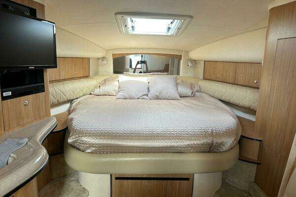 Sea Ray 320 Sundancer Yacht For Sale