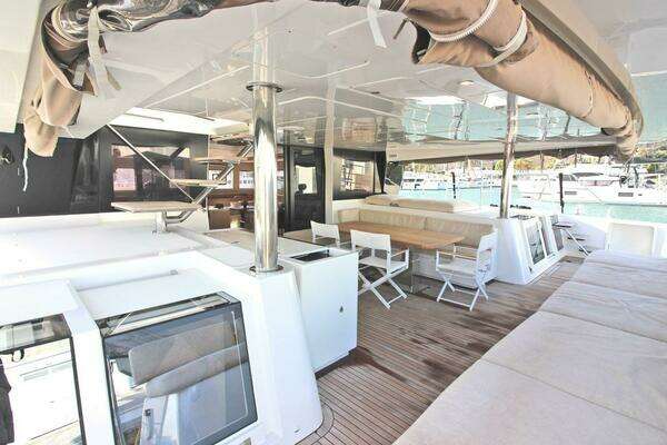 Lagoon 620 Yacht For Sale