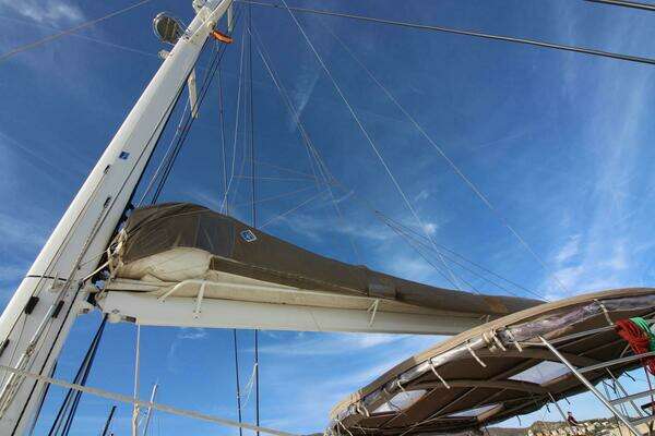Lagoon 620 Yacht For Sale