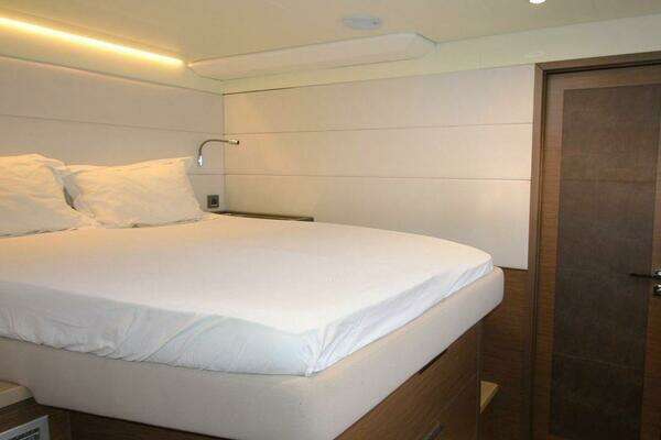 Lagoon 620 Yacht For Sale