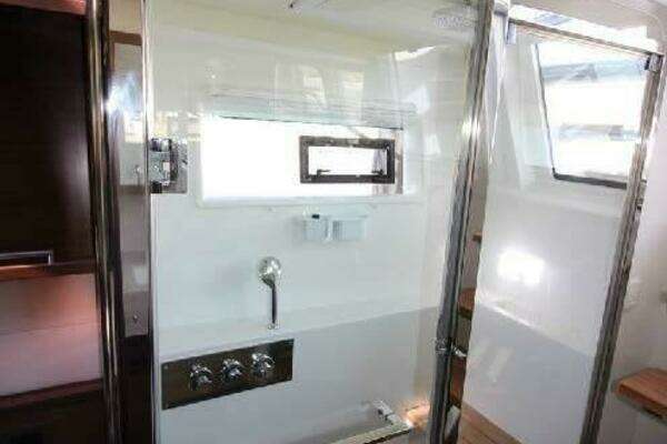 Lagoon 620 Yacht For Sale