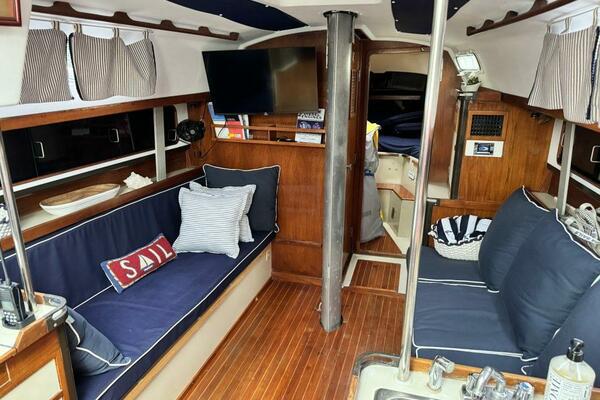 37ft C amp C Yacht For Sale