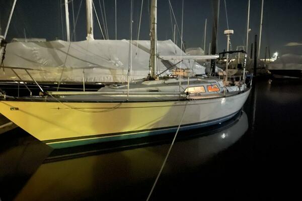 37ft C amp C Yacht For Sale