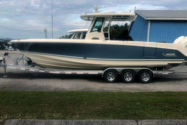 33-ft-Boston Whaler-2017-330 Outrage-ALL THE RAGE-Eddyville Kentucky United States yacht for sale