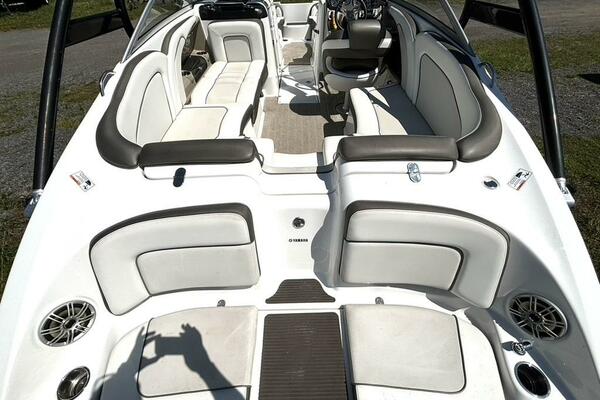 24ft Yamaha Boats Yacht For Sale