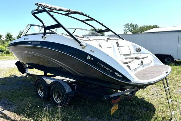24ft Yamaha Boats Yacht For Sale