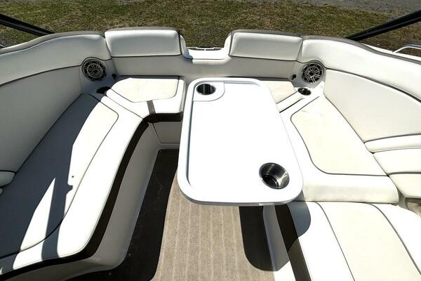 24ft Yamaha Boats Yacht For Sale