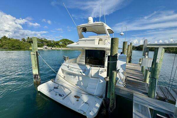 Marquis 59 Flybridge Yacht For Sale