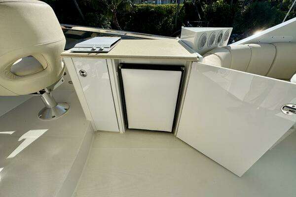 Marquis 59 Flybridge Yacht For Sale