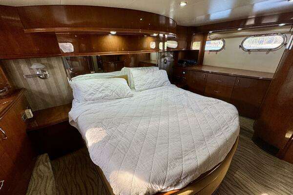 Marquis 59 Flybridge Yacht For Sale