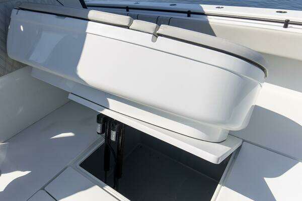 Contender 44 ST Yacht For Sale
