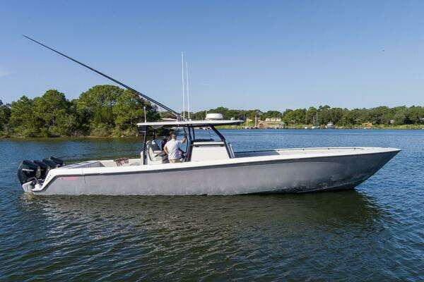 43' Contender