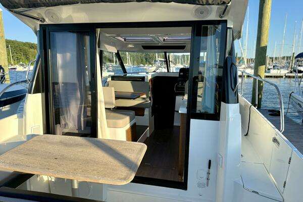 Jeanneau NC 1095 Coupe Yacht For Sale