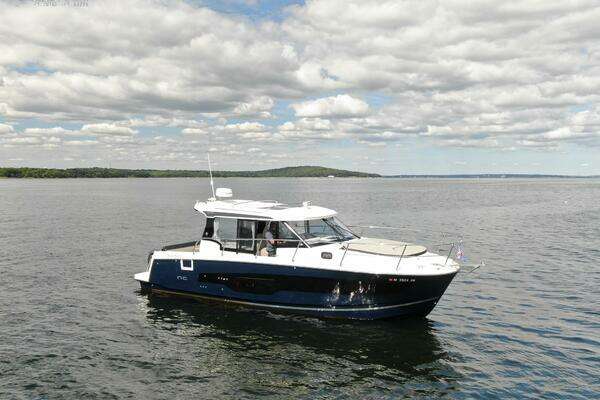 33-ft-Jeanneau-2024-NC 1095-SaaSea-Newport Rhode Island United States yacht for sale