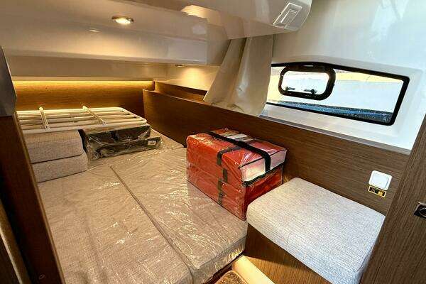 Jeanneau NC 1095 Coupe Yacht For Sale