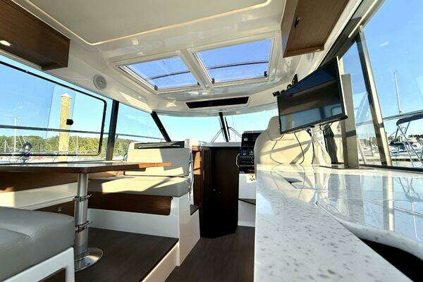 Jeanneau NC 1095 Coupe Yacht For Sale