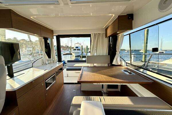 Jeanneau NC 1095 Coupe Yacht For Sale