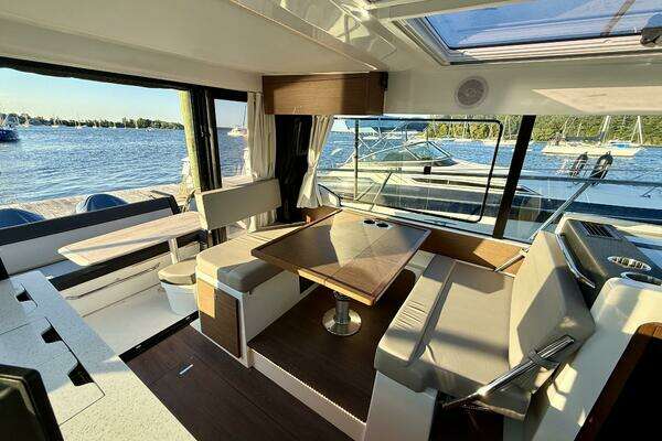 Jeanneau NC 1095 Coupe Yacht For Sale
