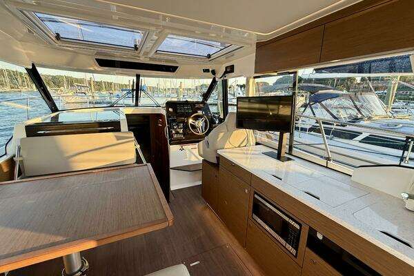 Jeanneau NC 1095 Coupe Yacht For Sale
