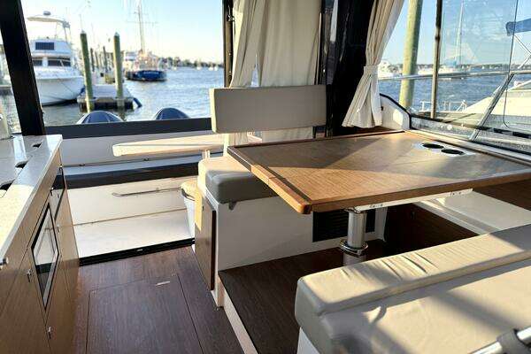 Jeanneau NC 1095 Coupe Yacht For Sale