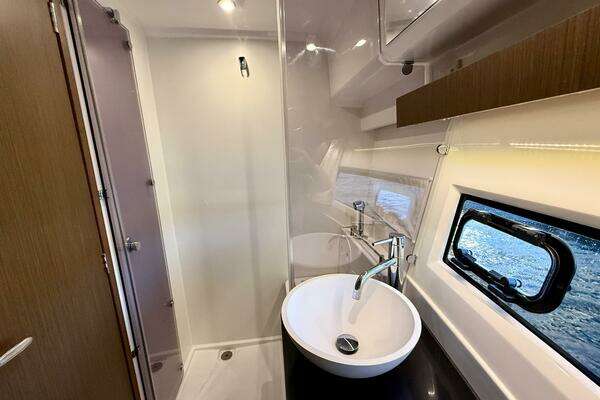 Jeanneau NC 1095 Coupe Yacht For Sale