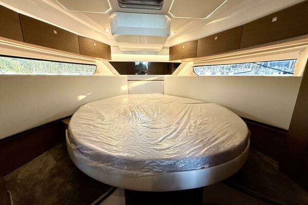 Jeanneau NC 1095 Coupe Yacht For Sale