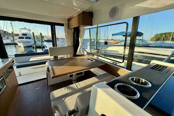 Jeanneau NC 1095 Coupe Yacht For Sale