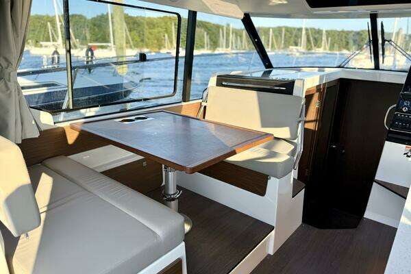 Jeanneau NC 1095 Coupe Yacht For Sale