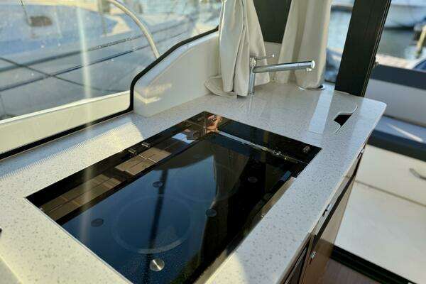 Jeanneau NC 1095 Coupe Yacht For Sale