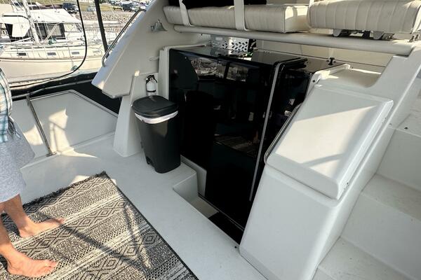 35ft Carver Yacht For Sale