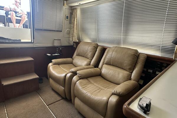 35ft Carver Yacht For Sale