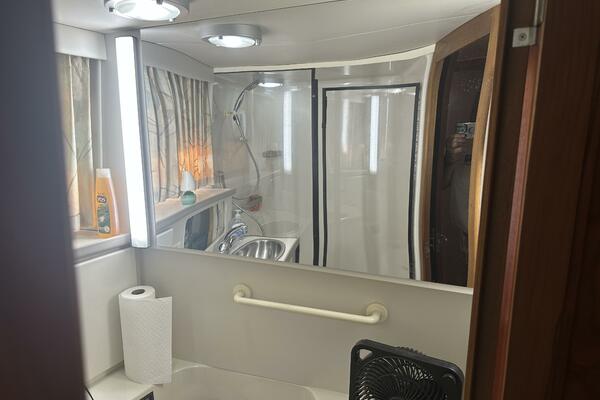 35ft Carver Yacht For Sale